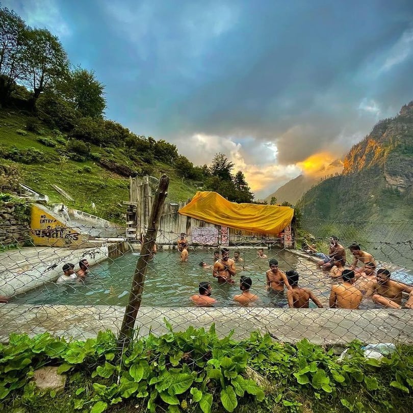 kheerganga-in-summer