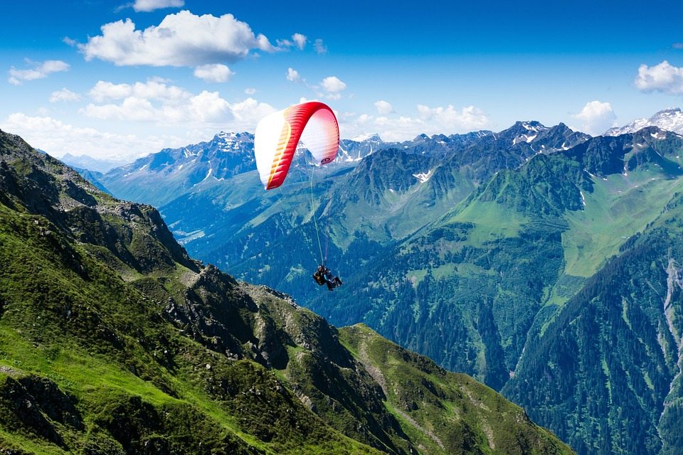 Paragliding in Bir Billing